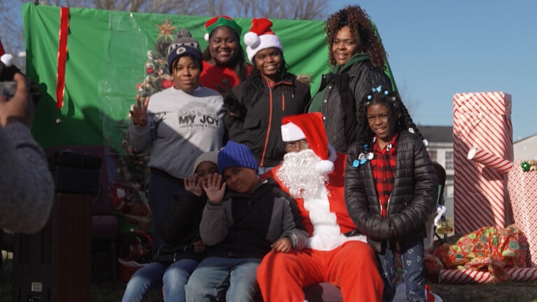 ‘Exhibiting Them Love, Giving Them Hope’: CBN Spreads Christmas Cheer in Norfolk Neighborhood
