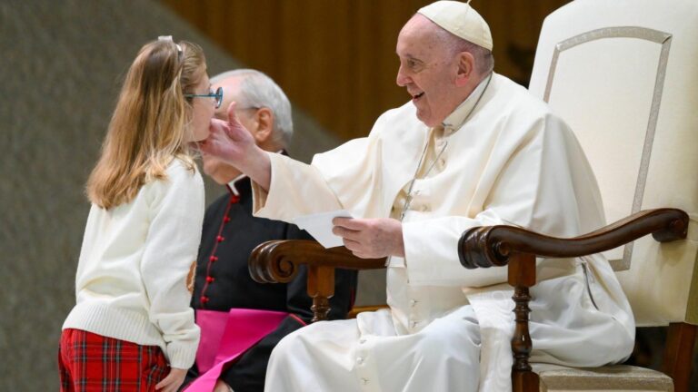 Pope to kids: God gazes at us with eyes of affection